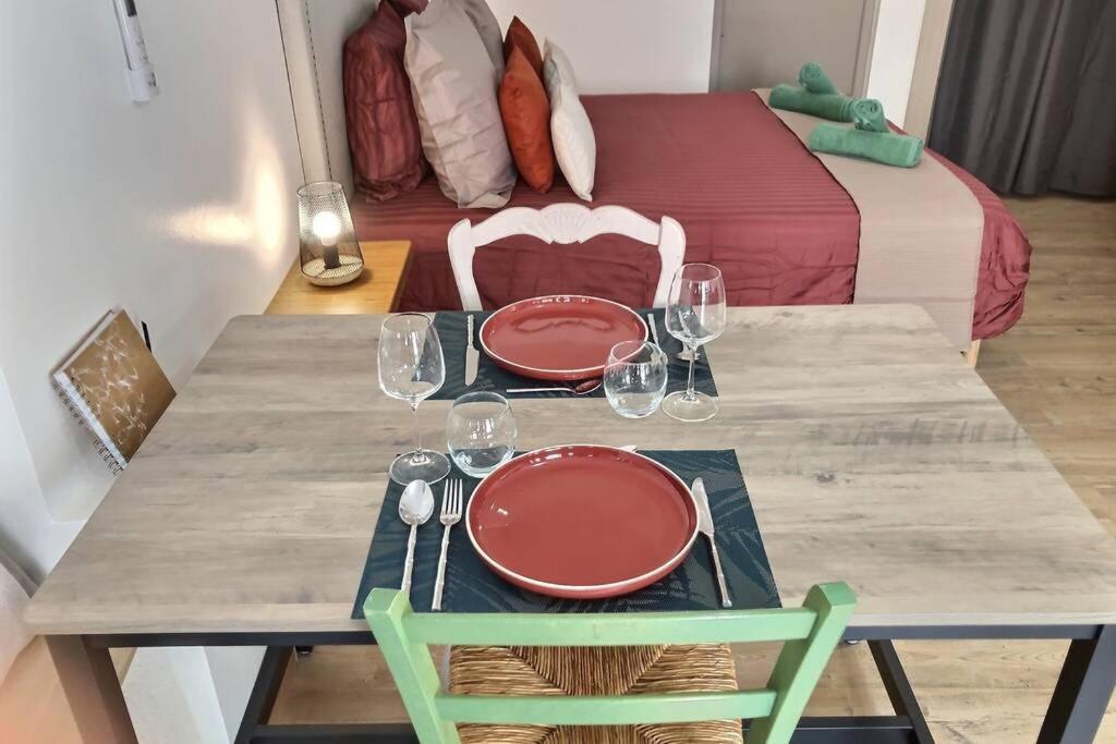 Studio Tout Confort, Terrasse, Calme Moustiers #7 Apartamento Exterior foto